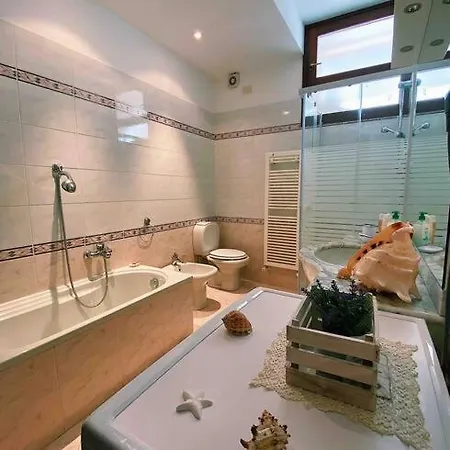 Fonzi's House * ラ・スペツィア